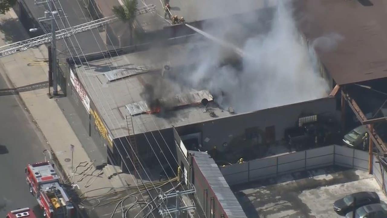 Crews battle structure fire in Pacoima | FOX 11 Los Angeles