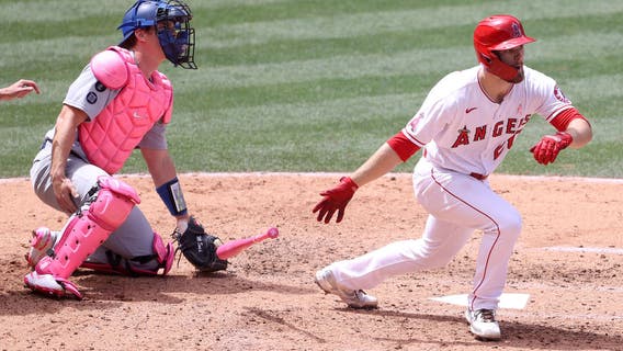 Walsh's 2-run double propels Angels to 2-1 win over Dodgers