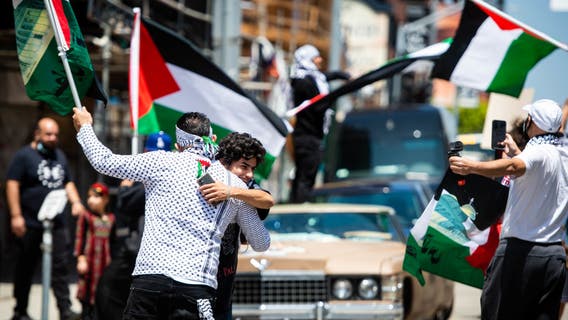 Hundreds march for Palestinian rights in West Los Angeles