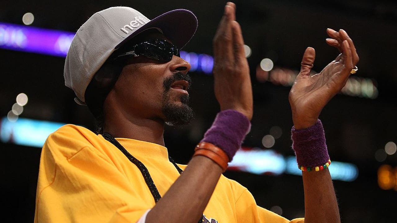 L.A. Lakers Win 17th NBA Title: Snoop Dogg, Flea and More React