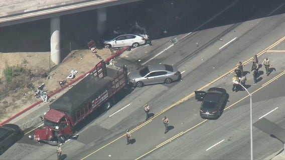 1 killed, another seriously hurt after pursuit ends in crash in City of Industry