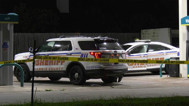 Texas father shoots man peeping into 10-year-old daughter's bedroom: deputies