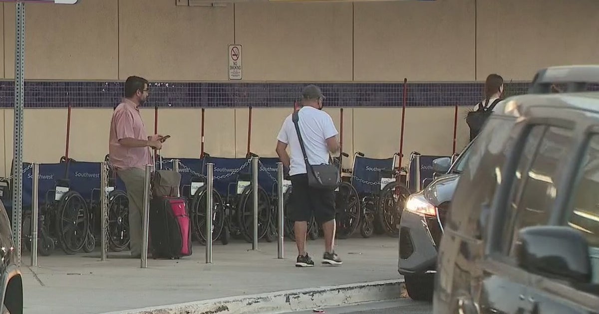 Travel volume and gas prices soar for Fourth of July weekend | FOX 11 ...