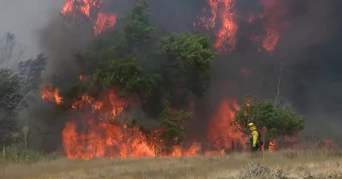 Jurupa Fire: Firefighters contain 30-acre brush fire in Riverside ...