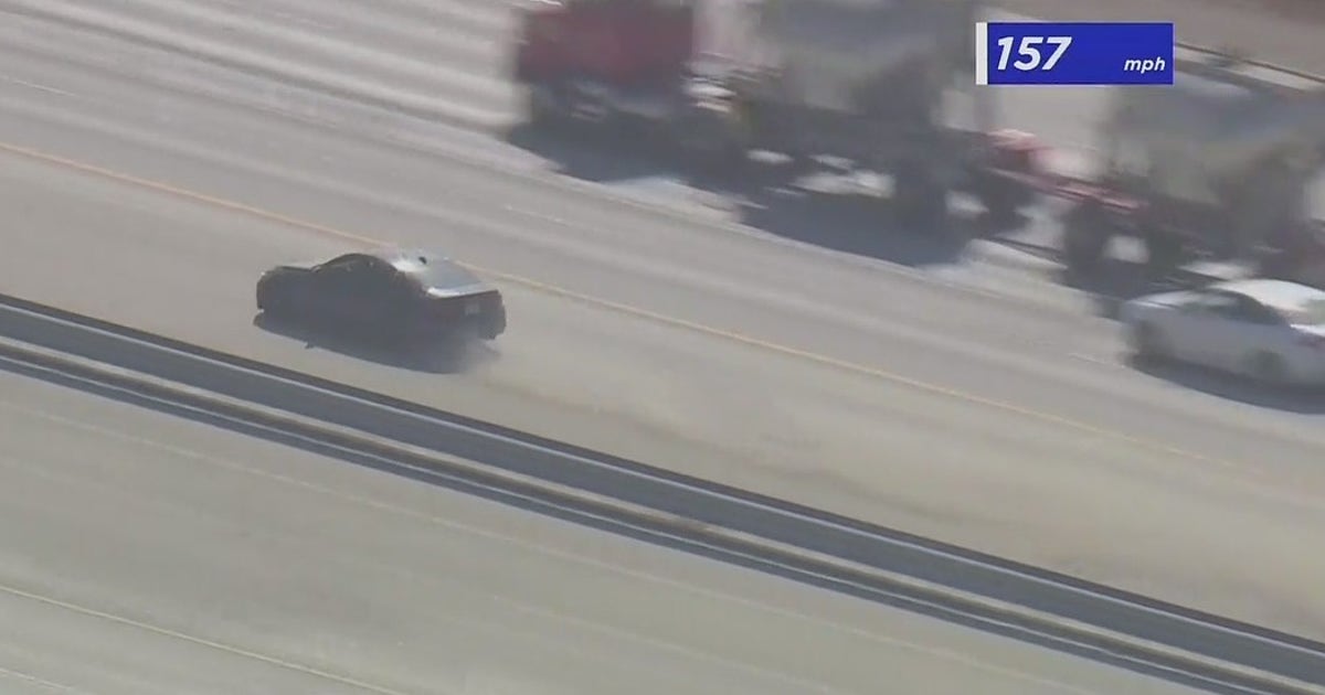 Robbery suspect leads officers on high-speed chase on 15 Freeway | FOX ...