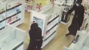 Thieves steal from Ulta Beauty store in Calabasas in brazen robbery captured on video