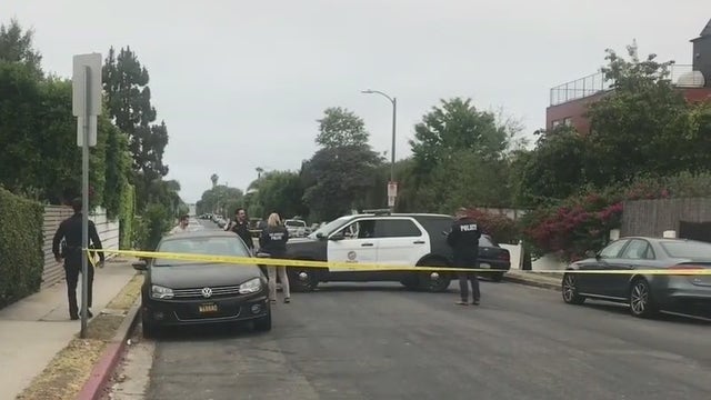 Man killed, woman wounded in car-to-car shooting, crash in Venice
