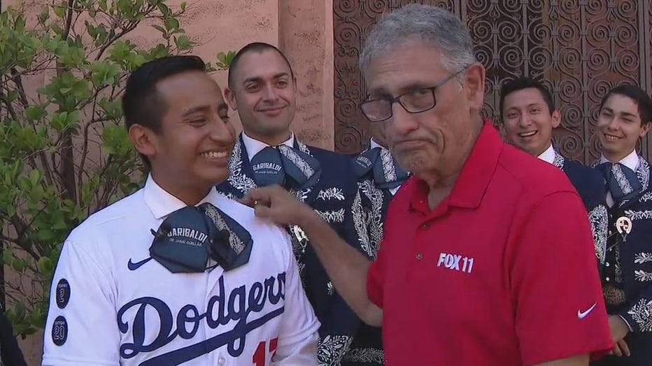 Dodgers pitcher Joe Kelly dons mariachi jacket he traded for his jersey ta  White House ceremony - ABC7 Los Angeles