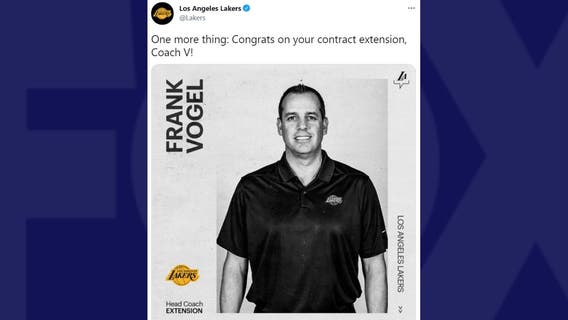 Lakers sign coach Frank Vogel to contract extension