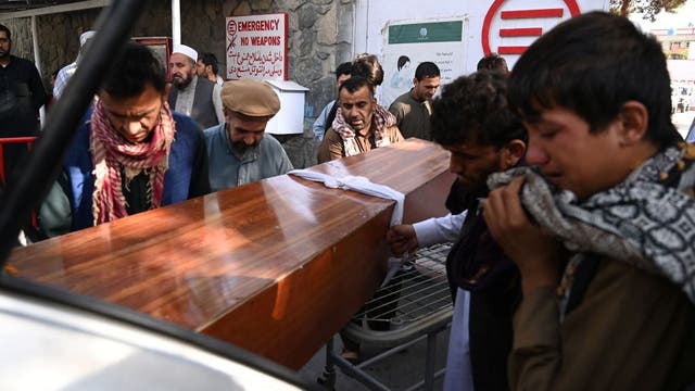 US presses on with Afghanistan evacuations despite fears of more attacks