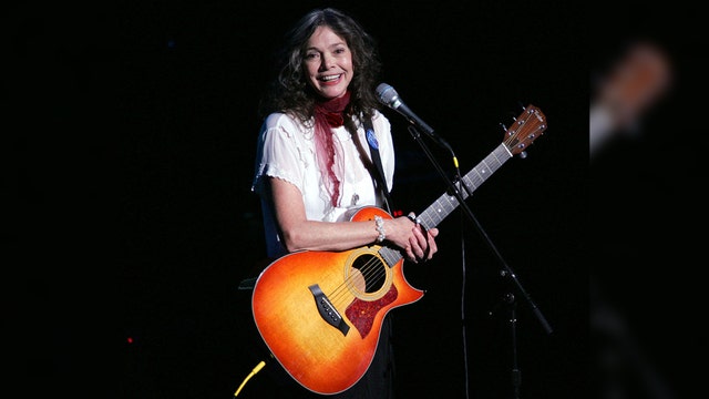Grammy-winning folk singer-songwriter Nanci Griffith dies