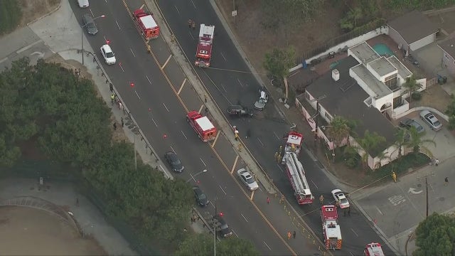 At least two dead in crash in Baldwin Hills