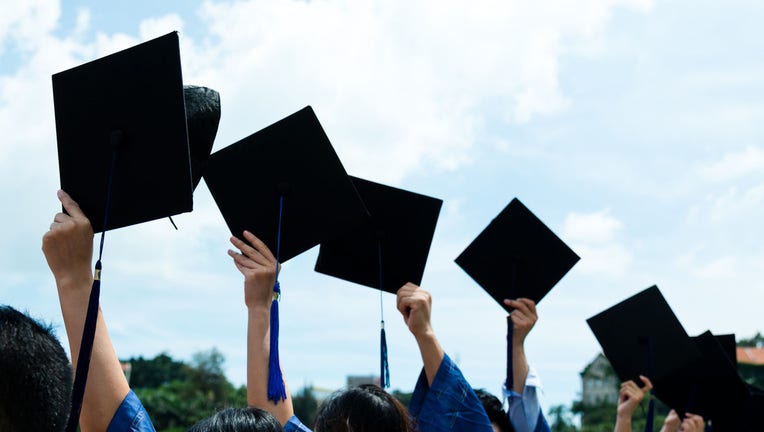 Credible-Federal-student-loans-2020-21-school-year-iStock-470800170.jpg