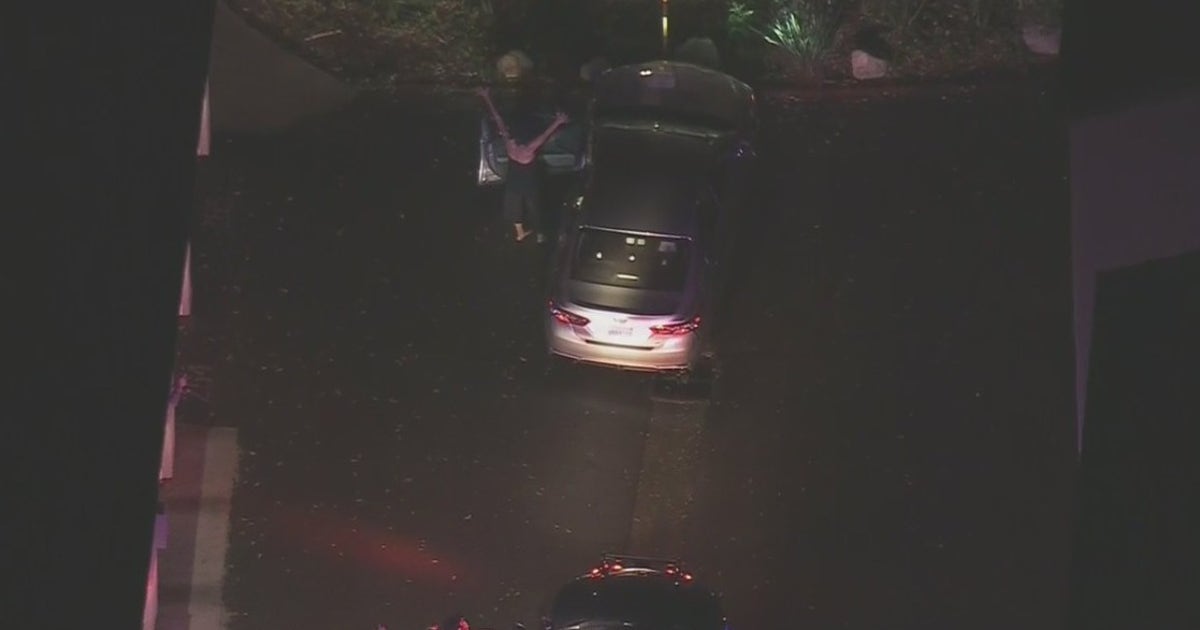 Woman in custody after leading LAPD on chase in Woodland Hills | FOX 11 ...