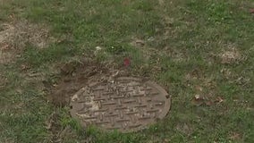 NJ mom jumps into manhole to save sinking toddler