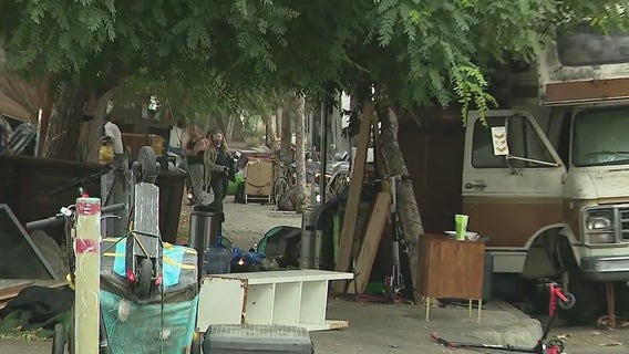 Los Angeles resumes mandatory cleanups of homeless encampments