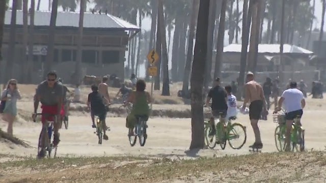 Tourists pack Venice with less encampments spotted in area for Labor Day