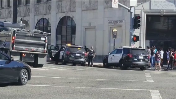 Suspect arrested after stabbing woman in Hollywood