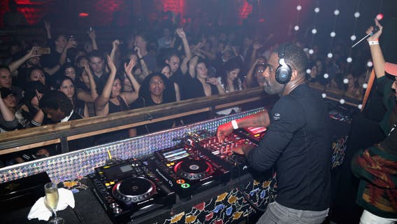 Proof of vax at bars, nightclubs, breweries in Los Angeles County takes effect