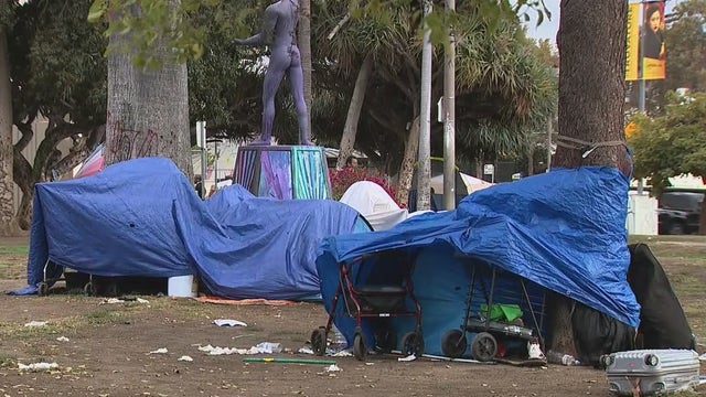 MacArthur Park begins temporary closure as crews work to clean up homeless encampments