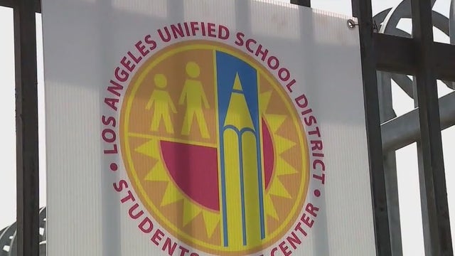 LAUSD extends staff COVID-19 vaccine deadline to Nov. 15