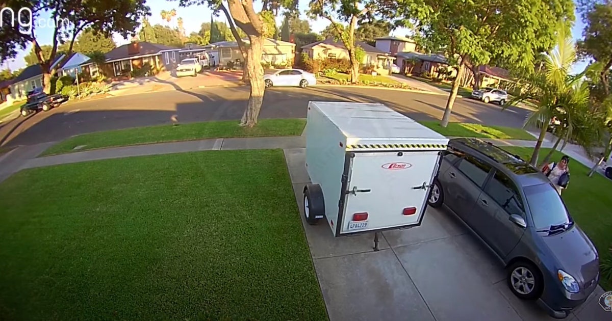 VIDEO: Woman wanted for vehicle theft in Santa Ana | FOX 11 Los Angeles
