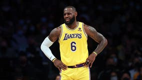 LeBron James out for at least a week amid abdominal strain: report
