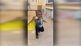 2-year-old wraps up chemotherapy session wearing superhero cape