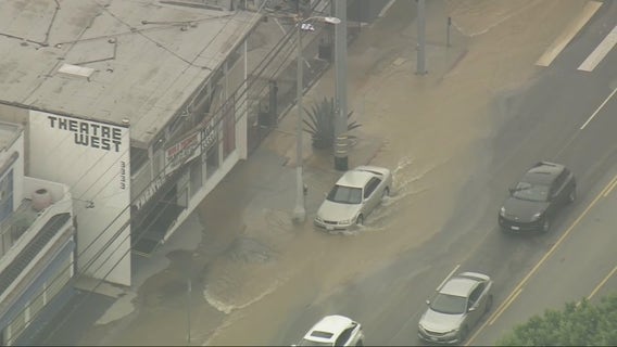 Hollywood Hills water main break causes street flooding