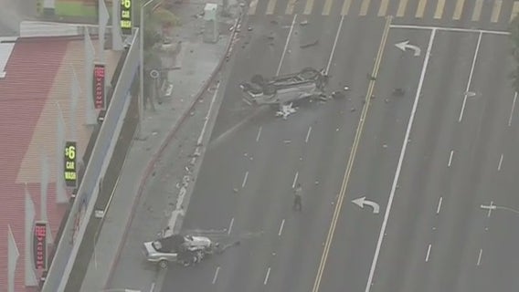 Child dies, 3 remain hospitalized following 2-vehicle wreck in South Gate