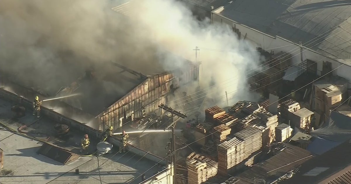 3 hurt in commercial building fire in South Los Angeles area | FOX 11 ...