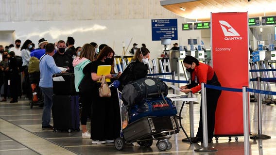 LAX holding pop-up COVID-19 vaccination clinic for holiday travelers