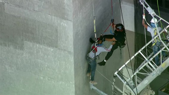 Workers rescued from scaffolding collapse in South Florida