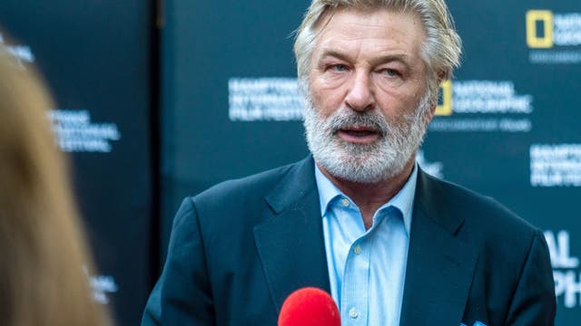 Alec Baldwin posts letter from crew defending 'Rust' work conditions