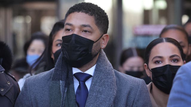 Jussie Smollett awaits verdict as jurors deliberate