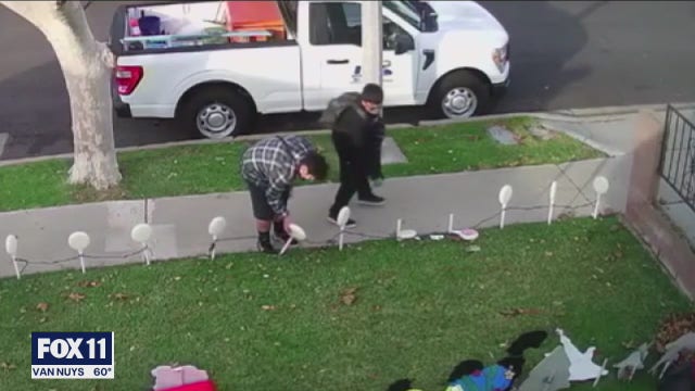 Torrance kids help fix Christmas decorations that were vandalized