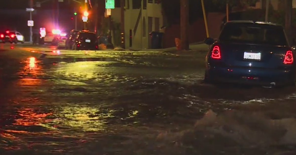 Water main break floods freeway off-ramp in Hollywood | FOX 11 Los Angeles