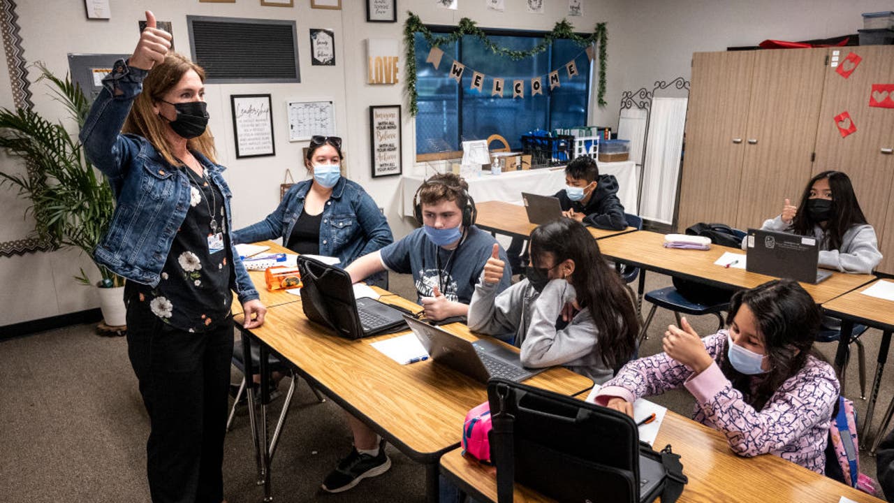 LAUSD to require students to wear non-cloth face masks