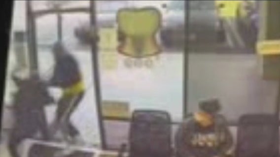 Woman assaulted, robbed while walking into Long Beach dentist office