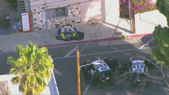 Barricade situation prompts lockdown at 2 schools in Hollywood