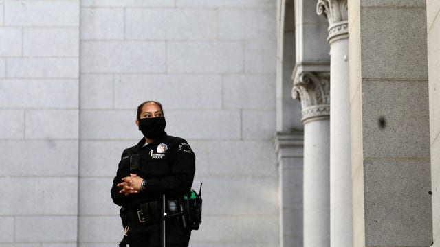 505 LAPD, 299 LAFD employees currently out of action due to COVID-19