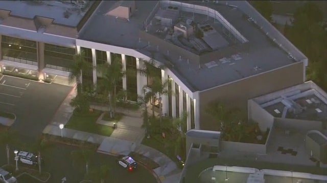 Smash-and-grab under investigation at Newport Beach jewelry store