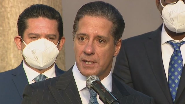 Alberto Carvalho officially takes over as new LAUSD superintendent