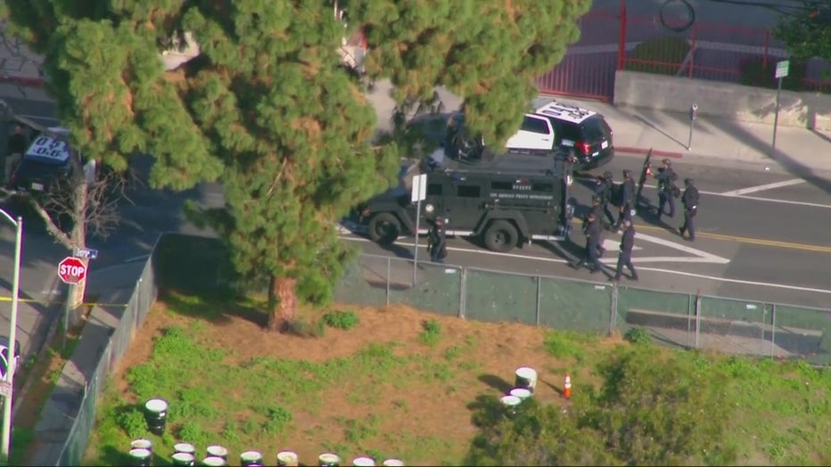 2 schools in Hollywood temporarily placed on lockdown due to barricade ...