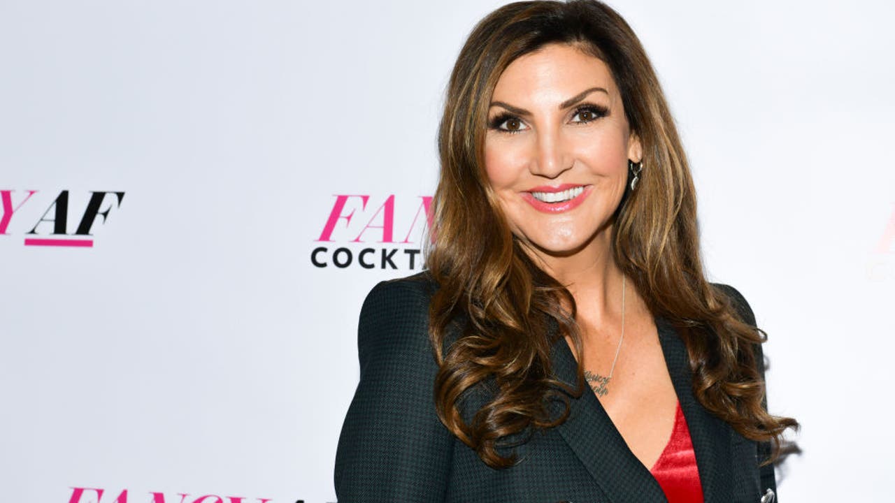 1280px x 720px - Comedian Heather McDonald collapses, fractures skull during set in Tempe,  Arizona