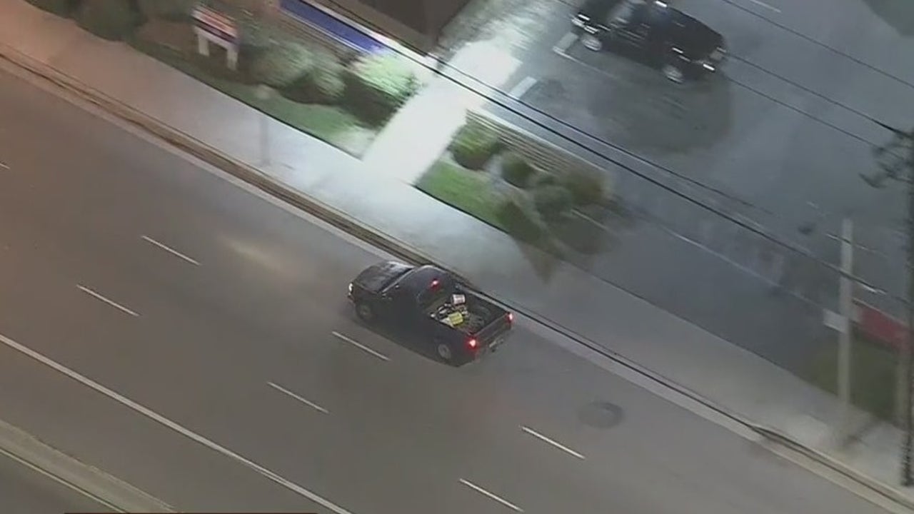 Search Underway For A Police Chase Suspects In Santa Clarita Area 0520