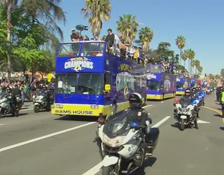 Rams fans cheer Super Bowl champs at LA victory parade – FOX21 News Colorado