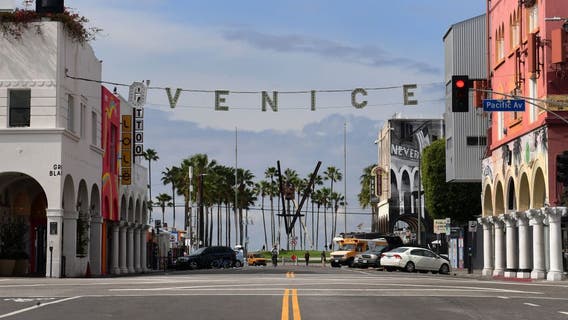 Tourists leaving beach robbed, shot by group of masked men in Venice