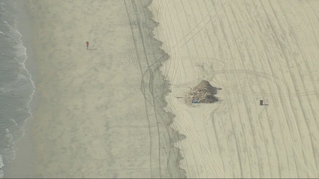 Section of Long Beach coastline closed amid sewage spill