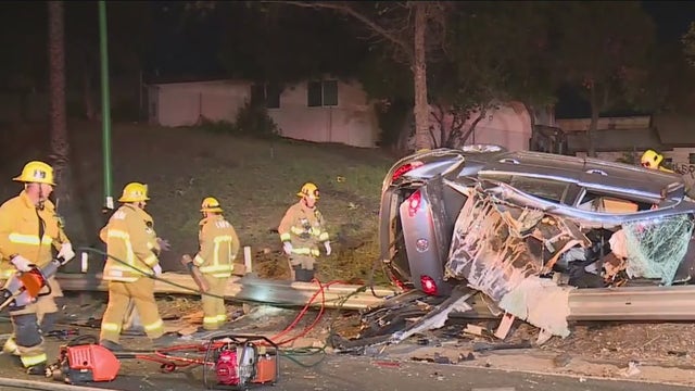 1 killed, 1 injured in 3-vehicle crash on 110 Freeway near DTLA